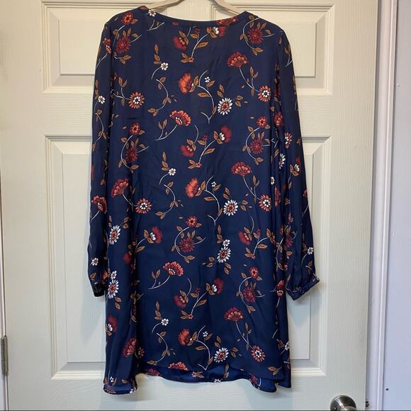 Cupcakes and Cashmere Floral Dress Navy Blue Long Sleeve Keyhole Sheer Gypsy - Picture 3 of 5